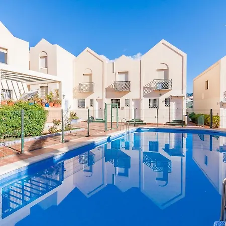 Parador Antali - 27 بيت للعطل